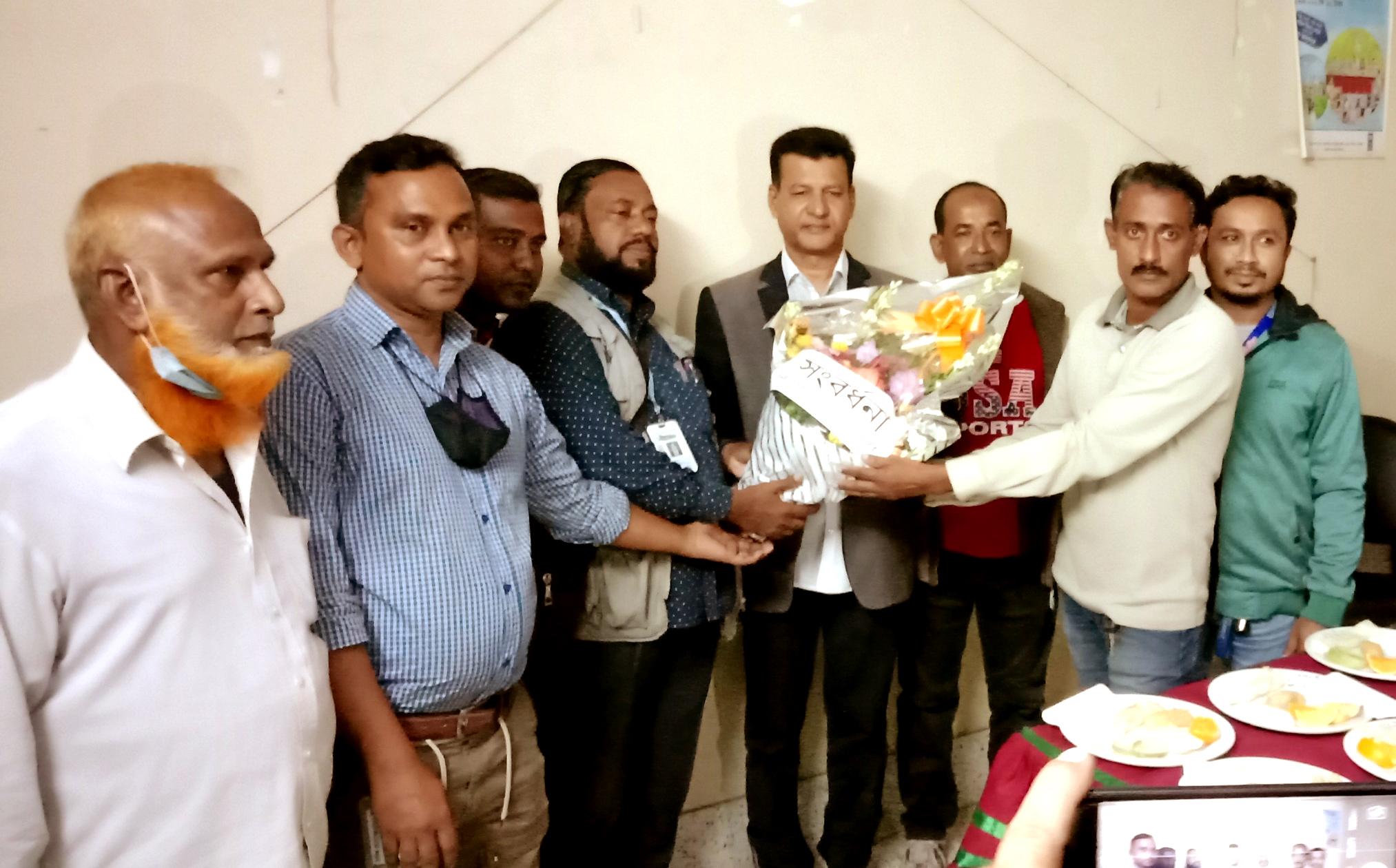 খানজাহান আলী থানা সাংবাদিকদের পক্ষ থেকে পূনরায় নির্বাচিত চেয়ারম্যান আলহাজ্ব শেখ মনিরুল ইসলাম কে সংবর্ধনা প্রদান