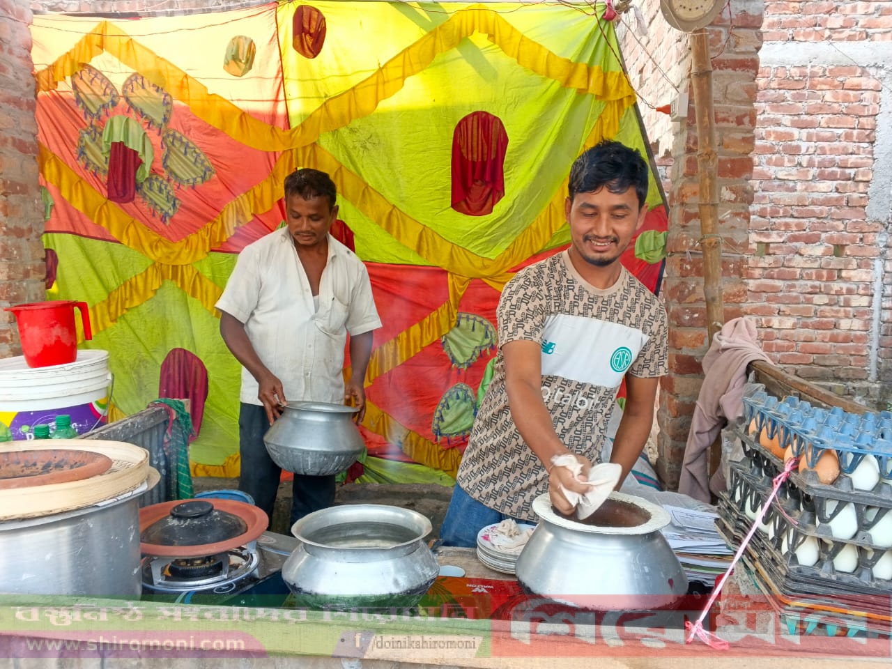 শীতের ভাপা ও চিতই পিঠা স্বাদে-গন্ধে জমে উঠেছে কেল্লাবাড়ি বাজার