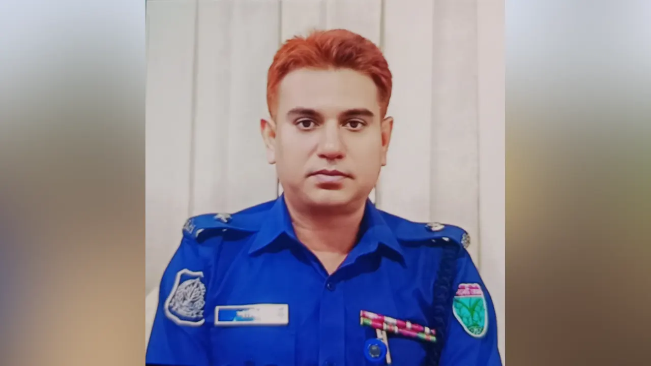 হাতীবান্ধা থানার ওসির আওয়ামী লীগ নেতাদের সঙ্গে বৈঠক