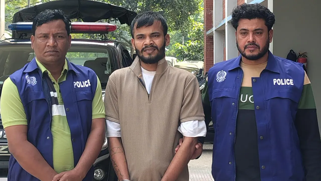 চট্টগ্রামের আনোয়ারায় শীর্ষ সন্ত্রাসী ‘ট্যাটো’ সোহেল গ্রেপ্তার