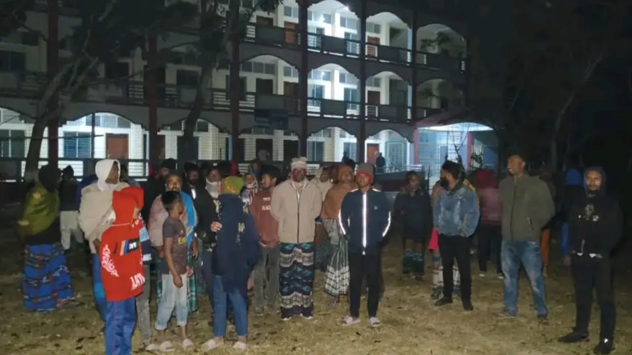 ঝিনাইদহের শৈলকুপায় রাতের আঁধারে মাদ্রাসায় নিয়োগ পরীক্ষা