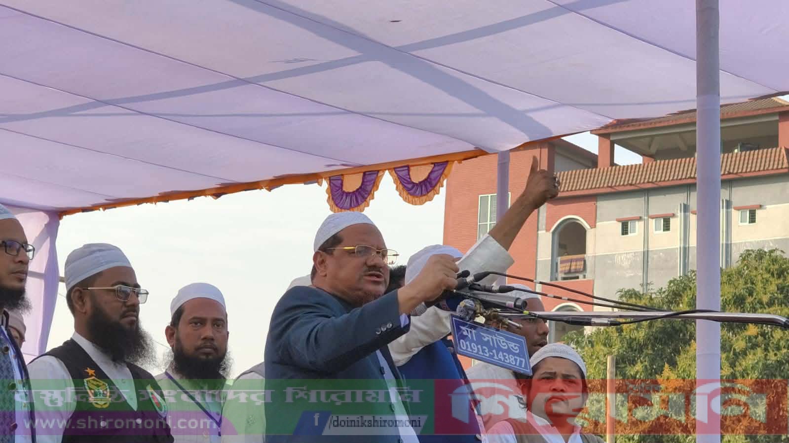 পরিবর্তনের জন্য ঝুঁকি নিয়ে আমরা প্রতিদ্বন্দ্বিতা করছি