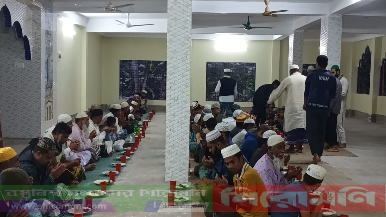 ​গিলাতলায় মরহুম গাজী হাবিবুর রহমানের স্মরণে ইফতার অনুষ্ঠিত