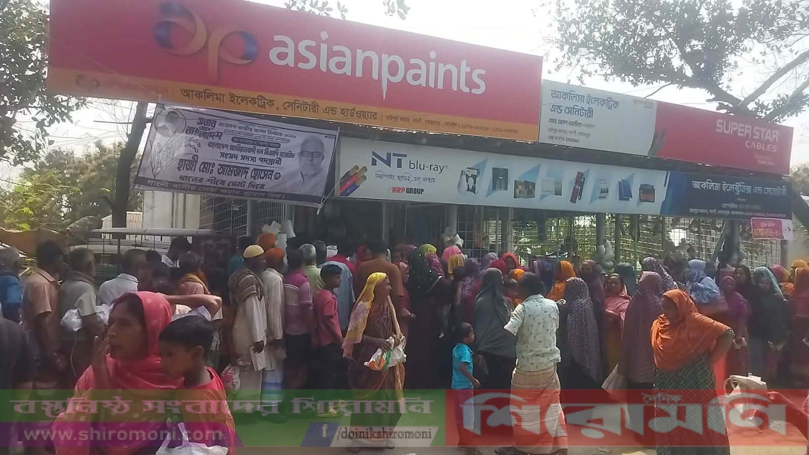 মেহেরপুর গাংনীতে ট্রাকসেল টিসিবি পণ্য ইলেক্ট্রনিক্সের দোকানে বিক্রি