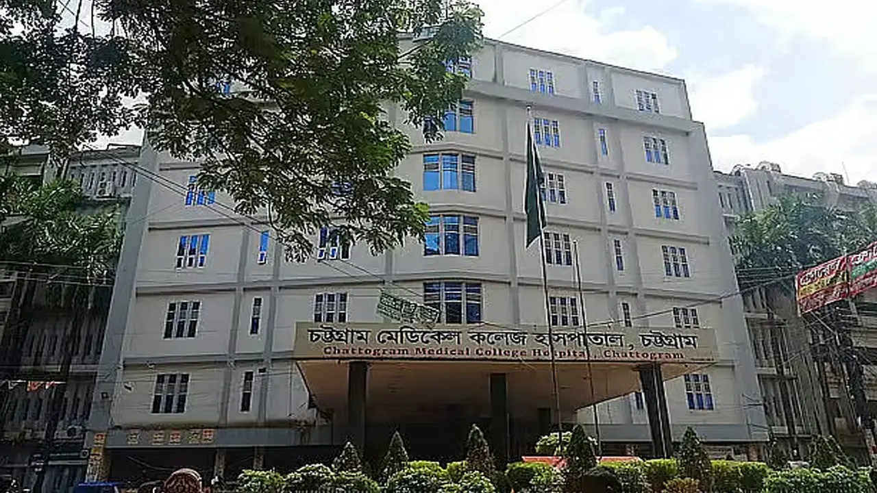 চট্টগ্রাম মেডিকেল হাসপাতালে হামজনিত লক্ষণ নিয়ে ১৫ শিশু ভর্তি