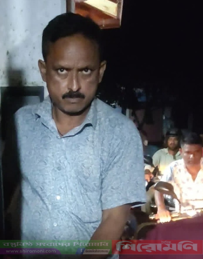 কেশবপুরে তেল পাম্পে অনিয়মের প্রতিবাদ করায় সাংবাদিককে মারধর