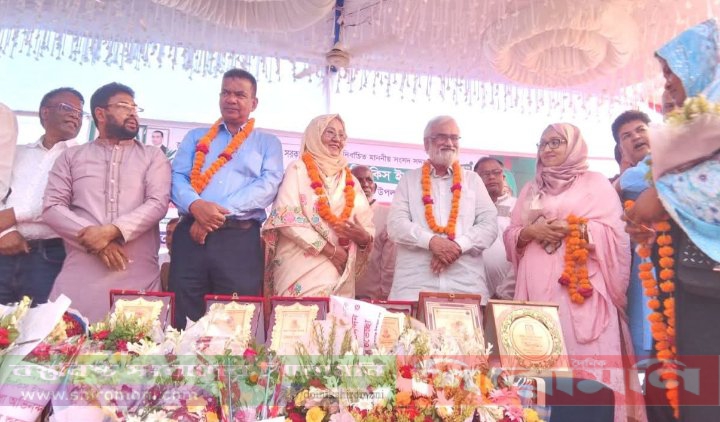 কিশোরগঞ্জে নবনির্বাচিত এমপি বিলকিস ইসলামকে গণসংবর্ধনা
