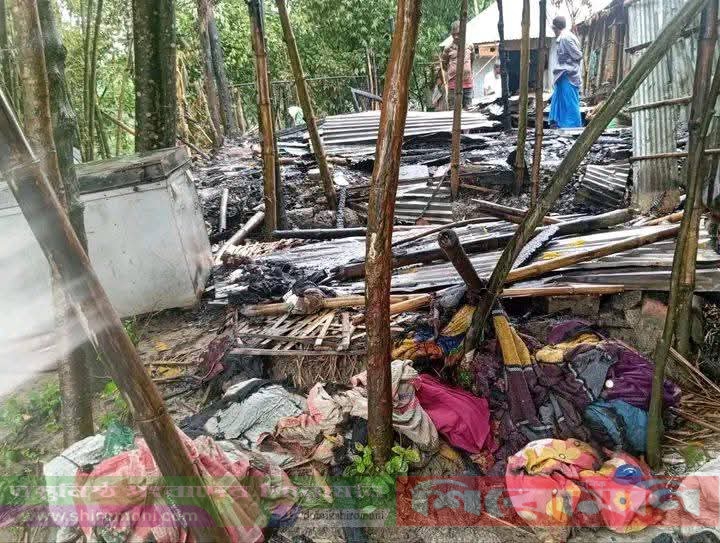 রংপুর তারাগঞ্জে আগুনে পুড়ল ৭ বসতঘর