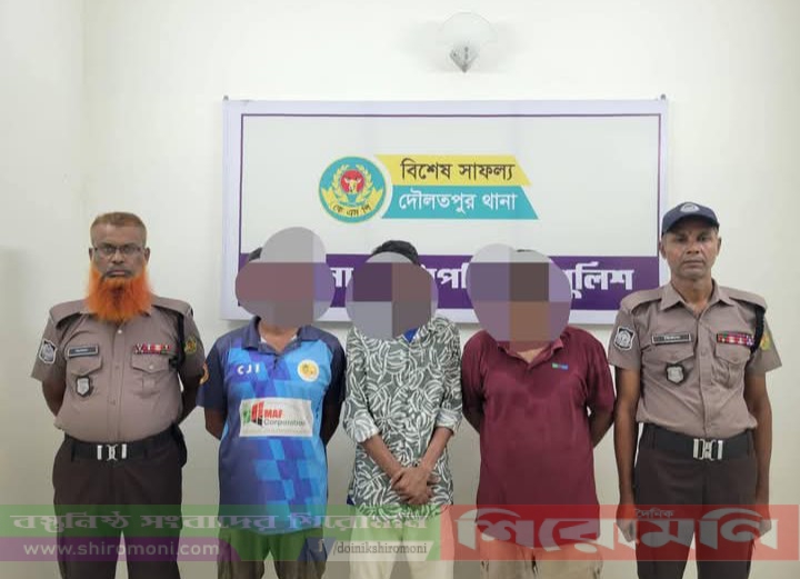 খুলনায় জাল টাকা তৈরির বিপুল সরঞ্জাম জব্দ,আটক ৩