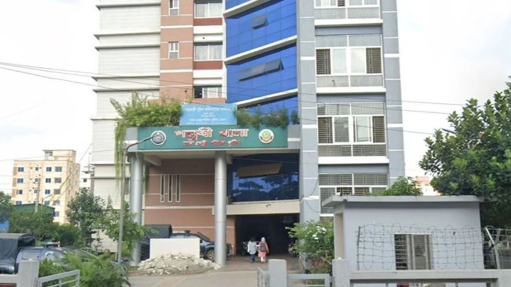 ইয়াবাসহ পল্লবী থানার এএসআই শফিকুল গ্রেফতার