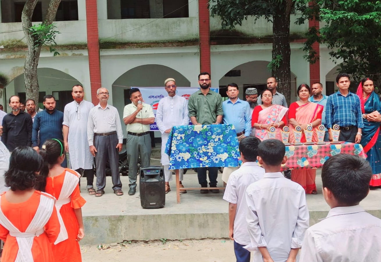 গোপালগঞ্জের কোটালীপাড়ায় এসএসসি কৃতি শিক্ষার্থীদের সংবর্ধনা