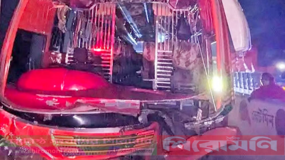 বগুড়ায় ট্রাকের পেছনে বাসের ধাক্কায় দুজন নিহত