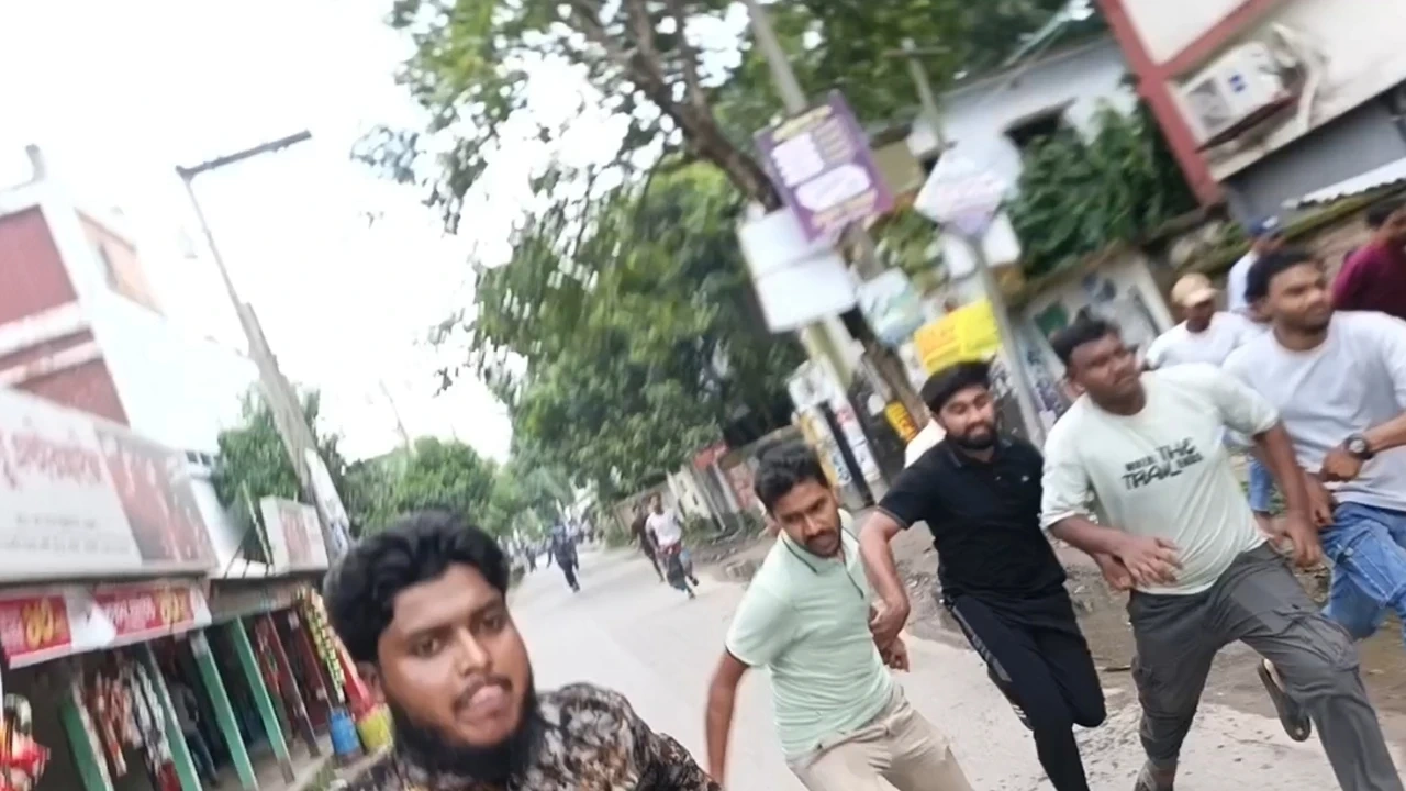 মাগুরার ছাত্রদলের ধাওয়া খেয়ে থানায় আশ্রয় নিলেন শিবির