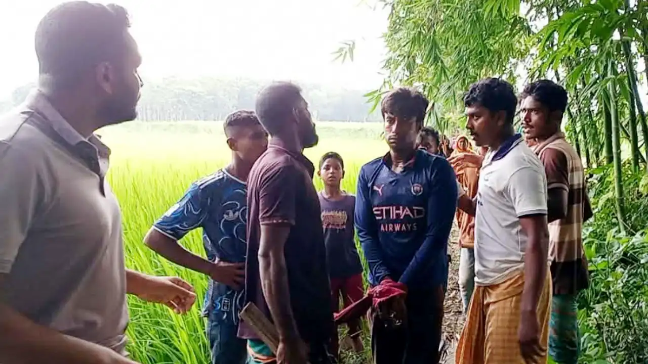 ঝিনাইদহে নেশার টাকা না পেয়ে মাকে কুপিয়ে হত্যা