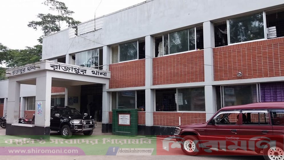 ঝালকাঠিতে চোরের আঙুল কামড়ে ছিঁড়ে রাখলেন গৃহবধূ