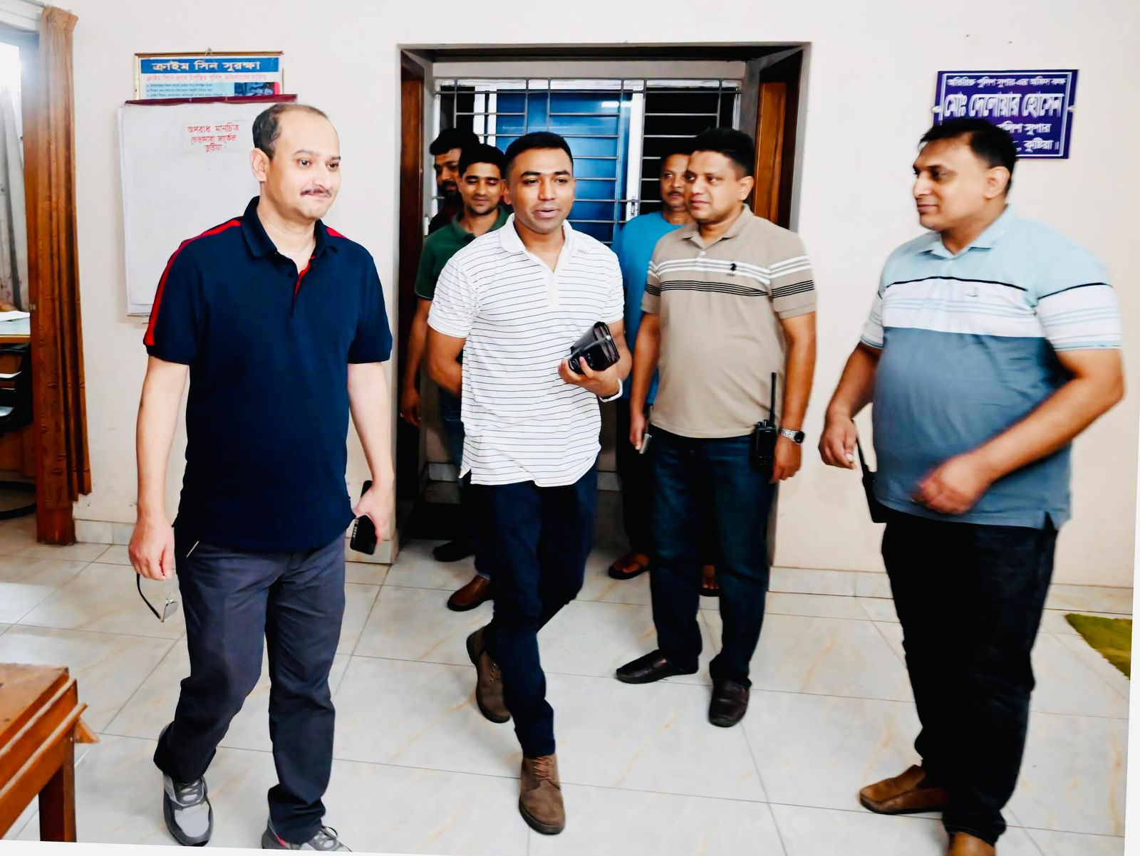 কুষ্টিয়ার নবাগত পুলিশ সুপারের আকস্মিক ভেড়ামারা থানা পরিদর্শন