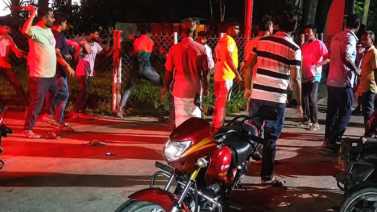 নাটোরে ৪৫ টাকার চায়ের বিল বিতর্কের জেরে সংঘর্ষ